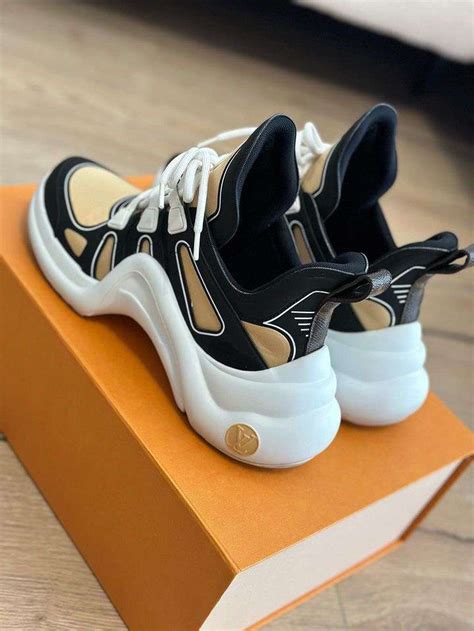 louis vuitton archlight size 44